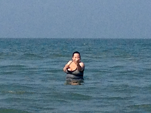 Justina showing her appreciation of being photgraphed in the sea